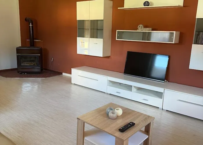 Am Waldrand In Ruhiger Umgebung Cunewalde